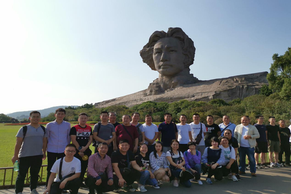 建投管線與戶外聯(lián)合黨支部重溫紅色記憶 、牢記使命初心